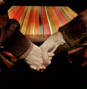 Κερδίστε δύο διπλές προσκλήσεις για την θεατρική παράσταση MAZI στο Θέατρο Απόλλων στις 11 και 12/6