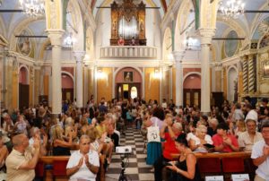 Για δεύτερη μέρα το Φεστιβάλ ΑΝΩ συγκίνησε το πολυπληθές κοινό του